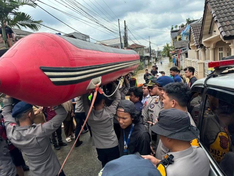 *Polsek Gunung Putri Beserta Stakeholder Terkait Lakukan Penanggulangan Bencana Alam Desa Bojong Kulur*