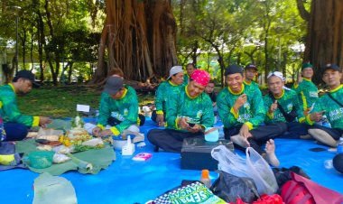*Komunitas Sepeda Sehat Jannatun Na'im Rayakan Milad Pertama dengan Pesta Nasi Liwet*