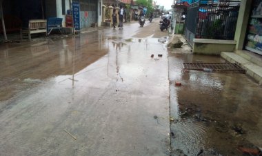 *Warga Dukuhjati Keluhkan Kebocoran jaringan Pipa Milik Perumdam Tirta Darma Ayu Indramayu, Menelan Anggaran Milyaran Hasilnya Buruk Sekali*