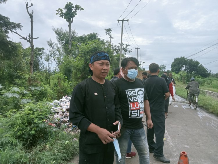 *Pemcam Kedokan Bunder Besama UPTD Kebersihan, di Bantu Team Revolusi Karangampel Dan Revolusi Kedokanbunder Peduli Lingkungan*