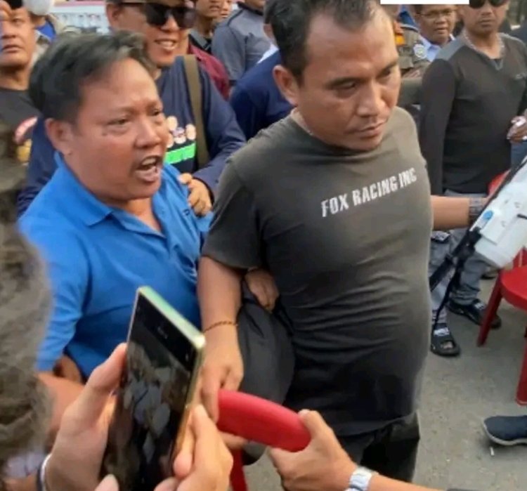 Aksi Ratusan Wartawan Indramayu Usir Balik Satpol PP Yang Mencoba Gusur Gedung GPI