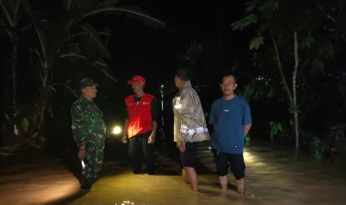 Banjir Bandang dan Longsor Terjang Lampung Barat, Polisi Evakuasi Warga