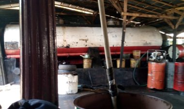 Diduga Jadi Tempat Penyulingan Oli Oplosan, Pemilik Usaha Rumahan di Caringin Tantang Wartawan Lapor Polisi