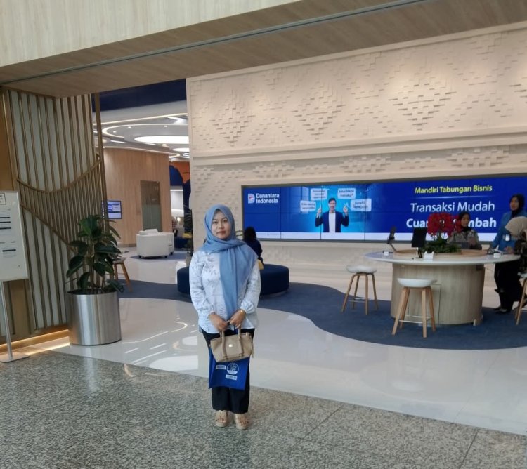 Nur Khotiah Berprofesi Bidan dan Ibunya di Cemarkan Oleh akun Facebook (FB) Sulastri Sri, Korban Akan Laporkan Ke Mabes Polri