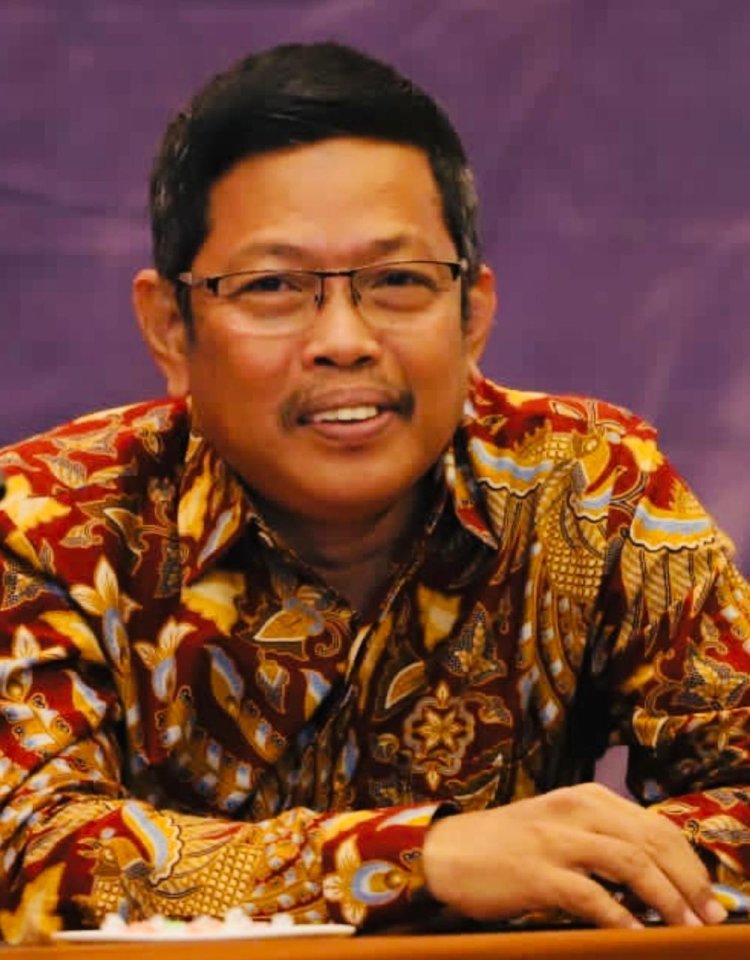 Militerisasi Ruang Siber Dan Ancaman Bagi Demokrasi Oleh: Dr. Bachtiar – Pengajar Hukum Tata Negara FH UNPAM