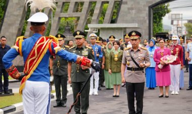Pimpin Wisuda Prajurit Taruna, Kapolri Tekankan Sinergitas TNI-Polri untuk Wujudkan Indonesia Emas 2045