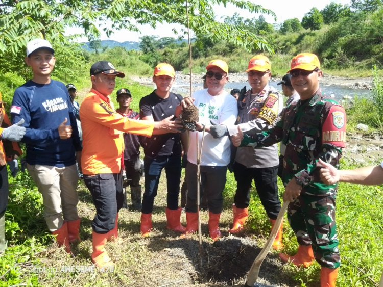 Pj, Camat Sukamakmur Kita Jaga Alam, Alam Jaga Kita Pada Giat Penanaman Pohon di Desa Pabuaran