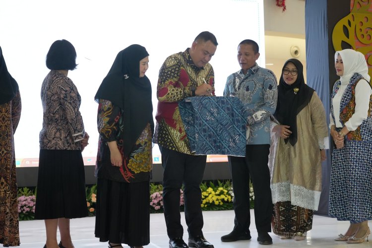 Bupati Bogor Dorong Pelestarian Budaya dan Ekonomi Kreatif, Melalui Festival Batik Kabupaten Bogor