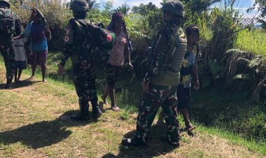 Kesehatan Keliling Satgas Yonif 521/DY Hadir Berikan Bantuan Pelayanan Kesehatan Masyarakat di Yalimo*