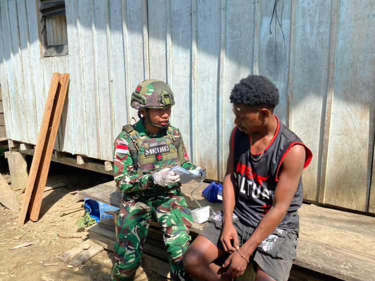 Penyuluhan kesehatan Satgas Yonif 521/DY, Cintai Kesehatan di Kampung Muaranawa