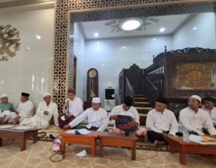Peringati maulid nabi Muhammad SAW warga masyarakat Genteng tumpah ruah di masjid Jamik Baiturrahman GENTENG