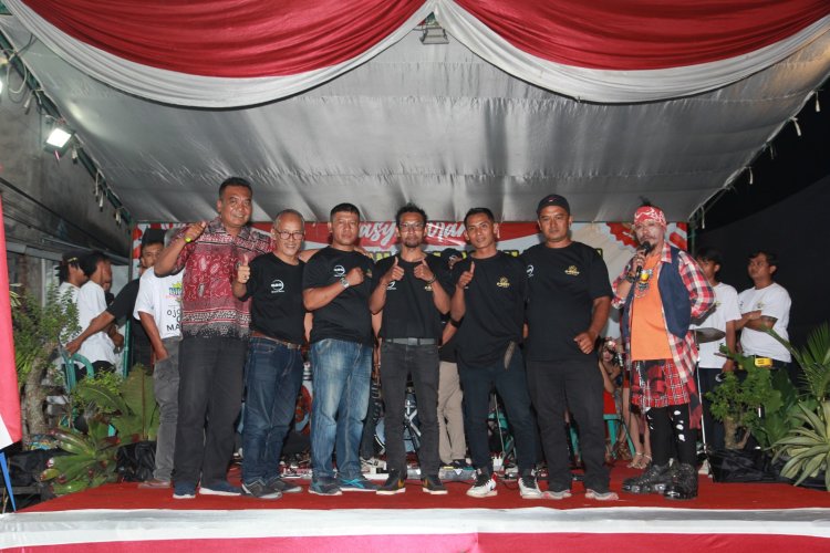 Acara penutupan HUT RI ke 80 dengan pembagian hadiah dan santunan anak yatim-piatu