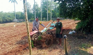 Bhabinkamtibmas Desa Mekarsari Sambangi Warga dan Sampaikan Imbauan Kamtibmas