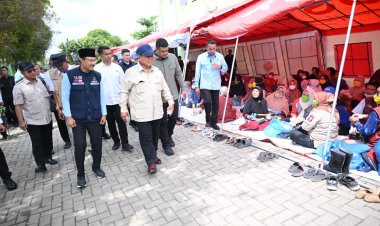Mendagri Tito Dampingi Presiden Prabowo Tinjau Banjir Langkat, Fokus Pemulihan Warga*