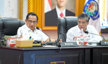 Mendagri Jelaskan Peran Gubernur dalam Penetapan Upah Minimum 2026