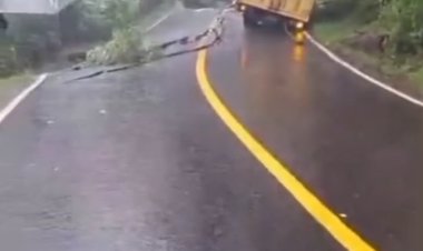 Sukabumi – Terjadi Pergerakan Tanah, Dua Jalur Utama Tak Bisa Dilintasi  Sukabumi, 19 Desember 2025