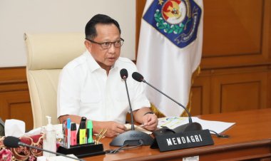 *Ketuk Hati Kepala Daerah, Mendagri Tito: Bantu Saudara Kita di Sumatera yang Kena Bencana