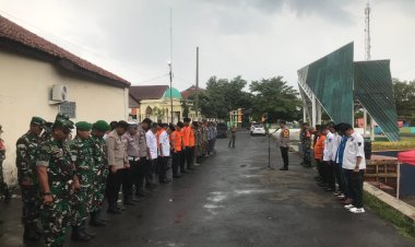 Apel Gabungan Tiga Pilar Jelang Malam Nataru 2026 Digelar Pihak TNI - Polri, Pol- PP Kecamatan Cariu
