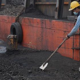 Harga Batu Bara Anjlok: Peluang atau Ancaman Investasi Energi?