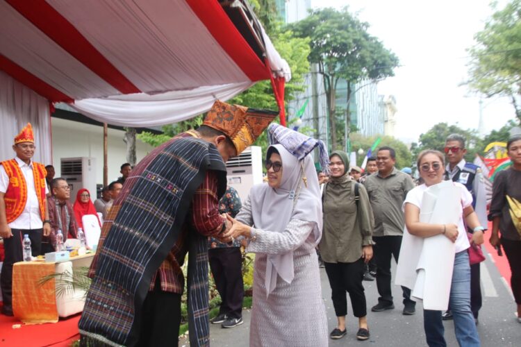 Pejabat Pemko Pematang Siantar Hadiri Colorful Medan Karnival 2023