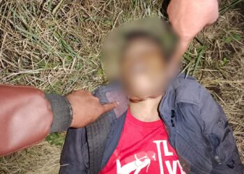 Polisi di Kecamatan Purba Bantu Evakuasi Pelaku Bunuh Diri