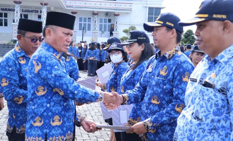 Peringatan HKN, 84 ASN Pemkab Simalungun Terima SK Pencantuman Gelar