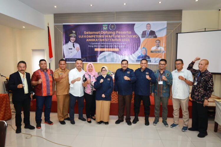 Wali Kota Pematang Siantar dr Susanti Dewayani SpA Membuka Pelaksanaan Uji Kompetensi Wartawan (UKW) Angkatan 57 Tahun 2023