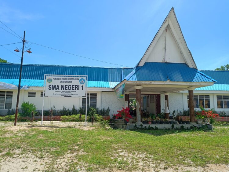 Sejumlah Permasalahan di SMA Negeri 1 Dolok Panribuan. Barma Simanjuntak Cs Diduga Kutip Keuntungan di Tahun 2022