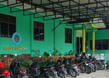 Nepotisme Jabatan Kepala MTs Negeri Pematang Siantar. HM Hasbi Menemani Nurhayati  Urus Surat Rekomendasi Pindah