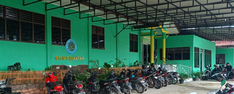 Nepotisme Jabatan Kepala MTs Negeri Pematang Siantar. HM Hasbi Menemani Nurhayati Urus Surat Rekomendasi Pindah