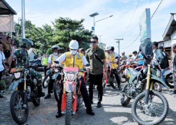 Bupati Simalungun Monitoring Perbaikan Jalan Penghubung Tigaras dan Haranggaol