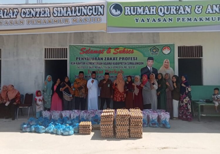 ASN Kemenag Salurkan Zakat Profesi kepada Mualaf Center Simalungun