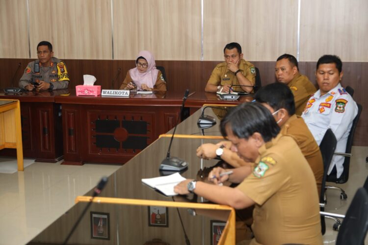 Pembahasan Langkah Konkret Pengendalian Inflasi Daerah di Pematang Siantar Dihadiri Irjen Kemendagri Tomsi Tohir Balaw,