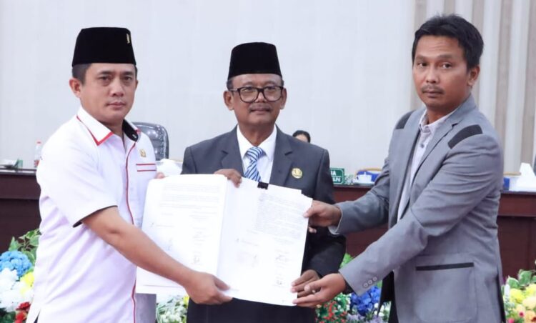 Delapan Fraksi DPRD Simalungun Setujui Ranperda Tentang Pajak dan Retribusi Daerah