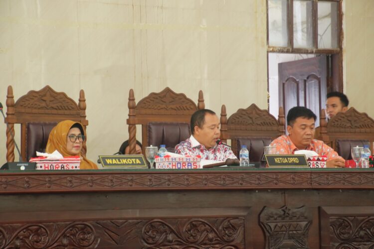 Wali Kota Pematang Siantar Hadiri Pembukaan Rapat Paripurna VIII Pembahasan Ranperda Pajak Daerah dan Retribusi Daerah, serta Ranperda Lambang Daerah