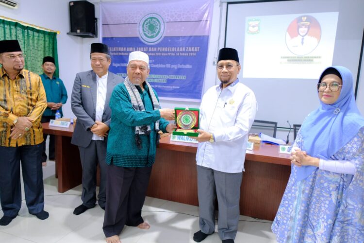 Wali Kota Pematang Siantar Membuka Pelatihan Amil Zakat dan Pengelolaan Zakat