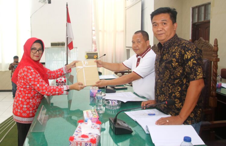 Wali Kota Sampaikan Pengantar Nota Keuangan Atas R-APBD Kota Pematang Siantar TA 2024