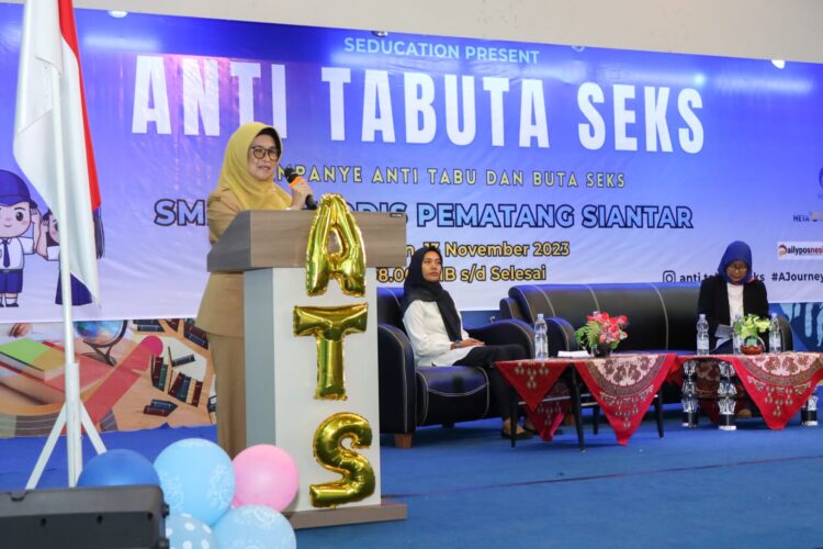 Susanti Dewayani Hadiri Kampanye Anti Tabu dan Buta Seks di Perguruan Methodist Pematang Siantar