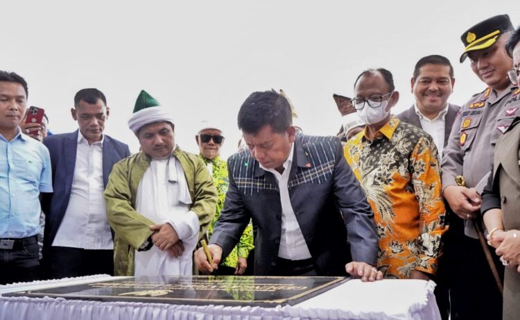 Bupati dan Wakil Bupati Simalungun Meresmikan Kantor Camat Bandar