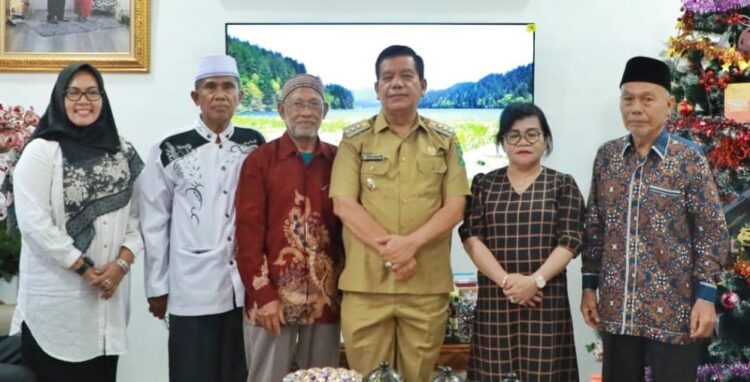 Bupati Simalungun Terima Jamaah Umroh PT Amanah Travel Indonesia