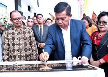 Pada Peresmian Kantor Camat Purba. Bupati Simalungun Ajak Masyarakat Marharoan Bolon Membangun Tanoh Habonaron Do Bona