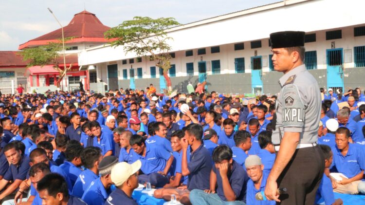 Pegawai dan WBP Lapas Kelas IIA Pematang Siantar Gelar Syukuran Tahun Baru