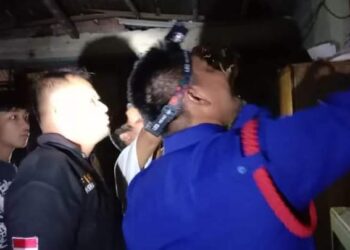 Kebakaran Sebuah Rumah di Jalan Damar, Petugas Disdamkarmat Berhasil Padamkan Api