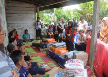 Wali Kota Pematangsiantar Kunjungi dan Beri Bantuan kepada Korban Kebakaran