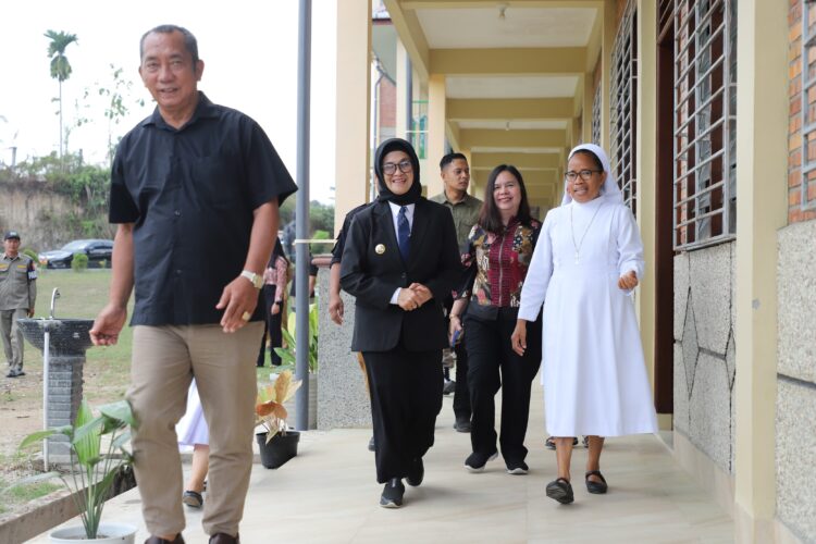 Wali Kota Pematangsiantar Menandatangani Prasasti Gedung Sekolah TPA PAUD Santo Yosef