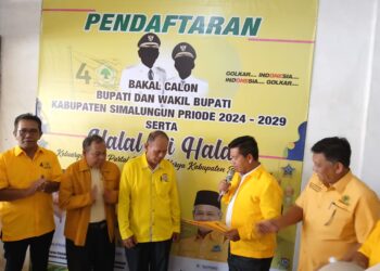 Mengaku Ciut, Radiapoh H Sinaga Serahkan Formulir Penjaringan Bakal Calon Bupati Simalungun Melewati Batas Waktu Pendaftaran Partai Golkar