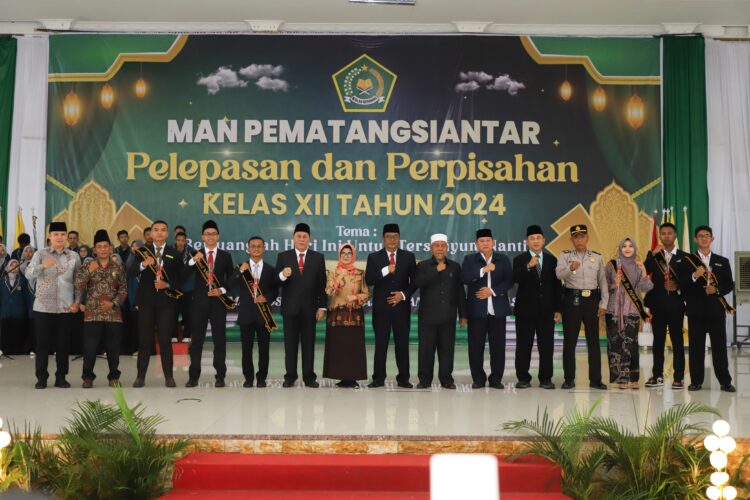 dr Susanti Dewayani Bangga Kepala MAN Pematangsiantar Masuk Kategori 10 Besar Kinerja Terbaik di Sumut