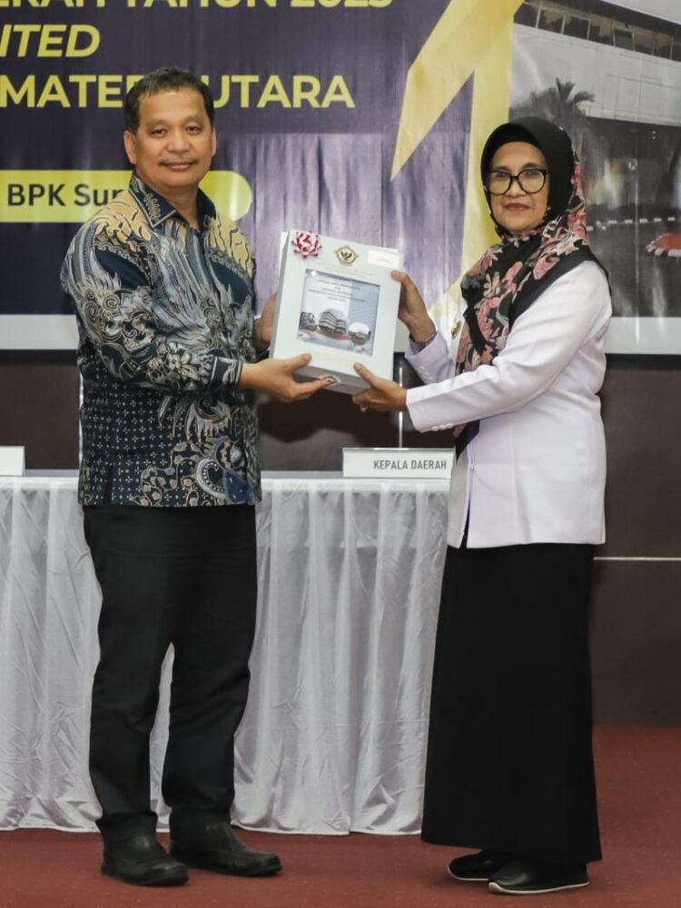 Wali Kota Pematangsiantar Menghadiri Penyampaian LHP BPK LKPD TA 2023
