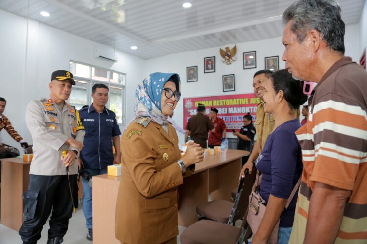 dr Susanti Dewayani Menghadiri Penyerahan Surat Keputusan Penyelesaian Perkara dengan R J di Rumah Restorative Justice