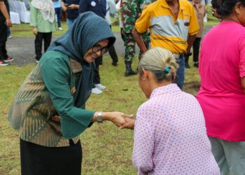 Peringatan World Water Day dan World Water Forum, dr Susanti dan USAID IUWASH Tangguh Tanam Pohon di Waduk Perumda Tirta Uli